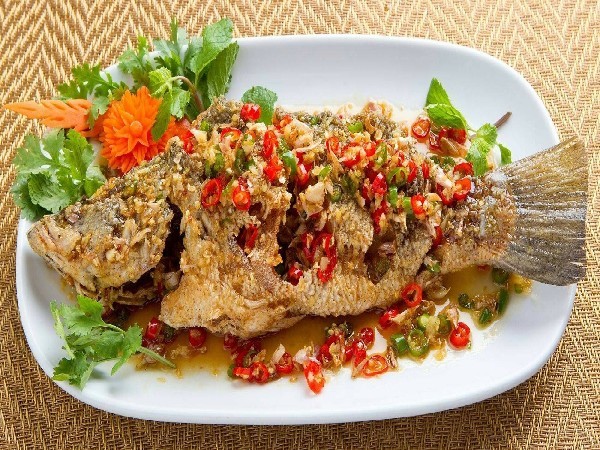 ปลากระพงราดพริก