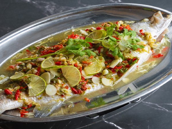 ปลากะพงนึ่งมะนาว